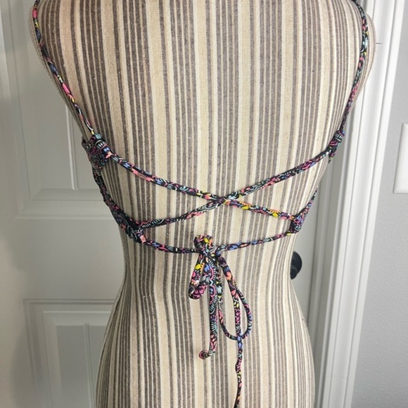 Hollister be the sunshine Black Colorful Swim top - Picture 2 of 4